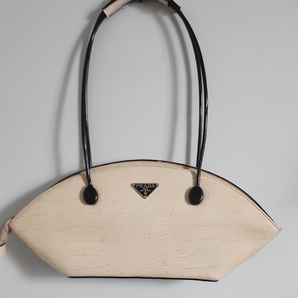 Cream Shoulder Bag with Minimalist Design